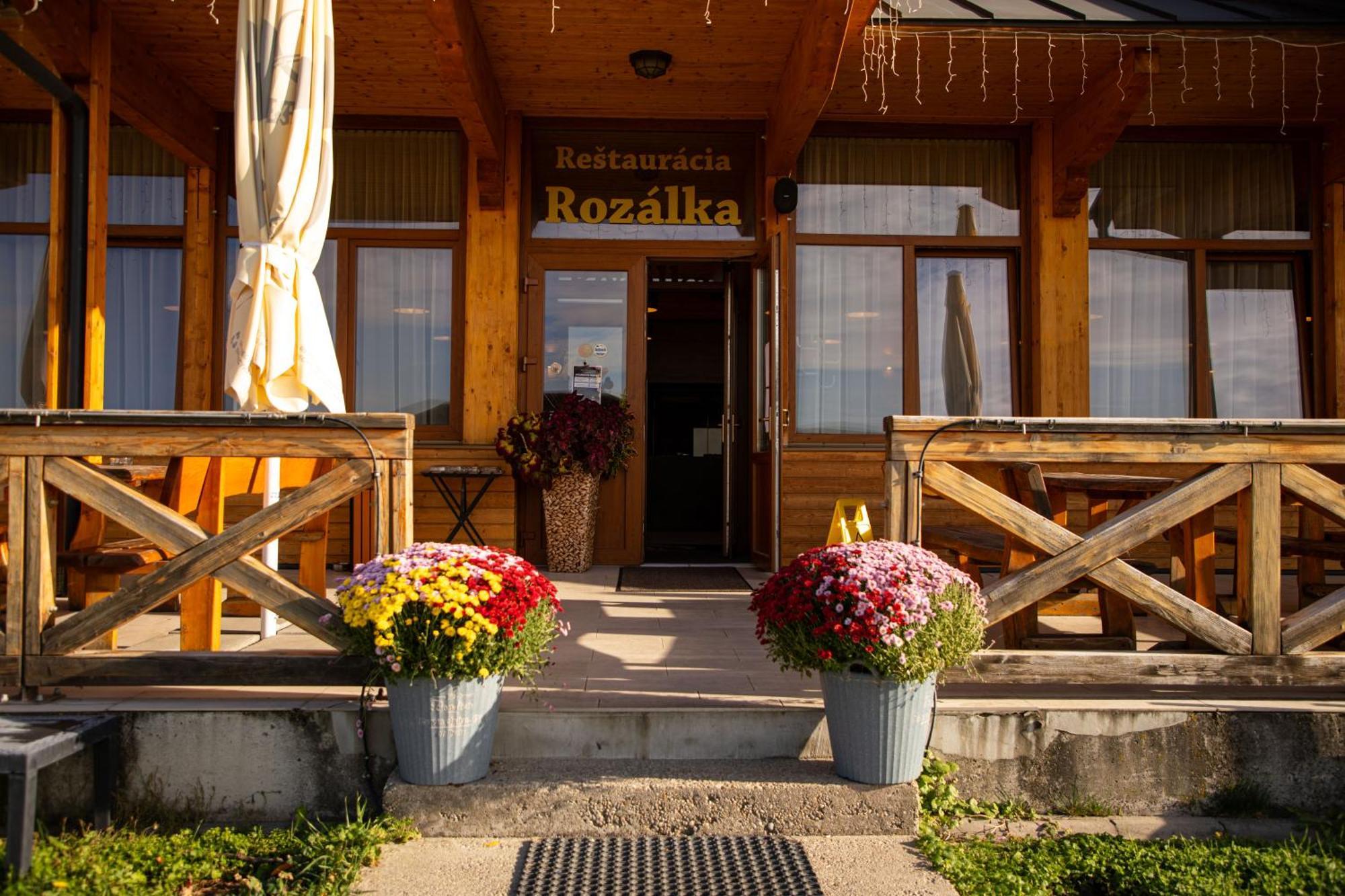 Hotel Rozalka Pezinok Eksteriør billede
