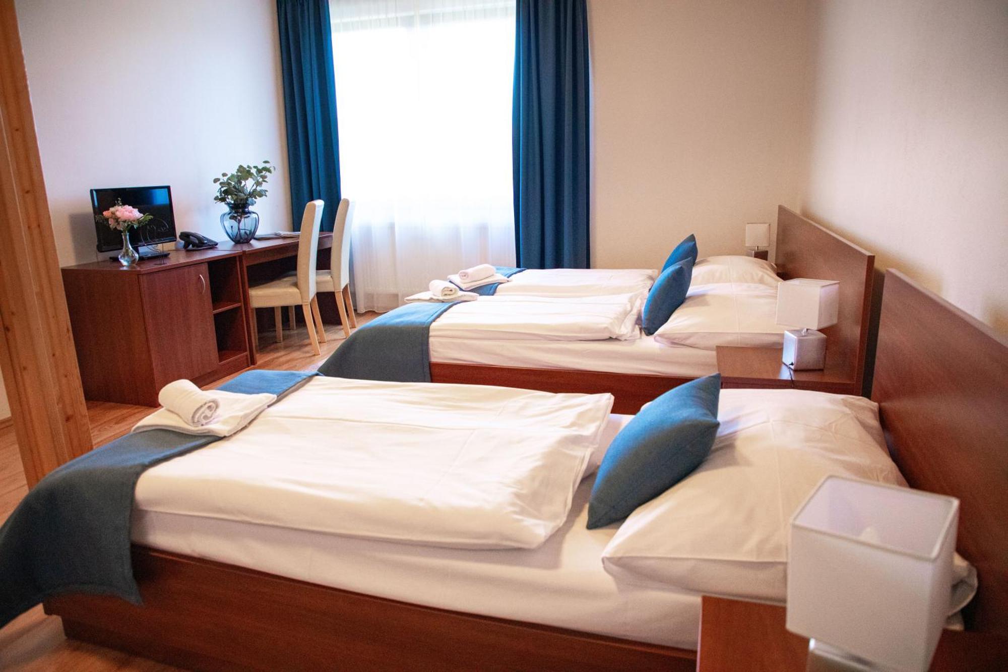 Hotel Rozalka Pezinok Eksteriør billede